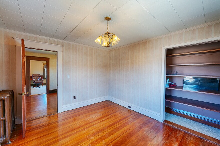 More Photos Of 105 Gleneida Ave, Carmel Office For Sale