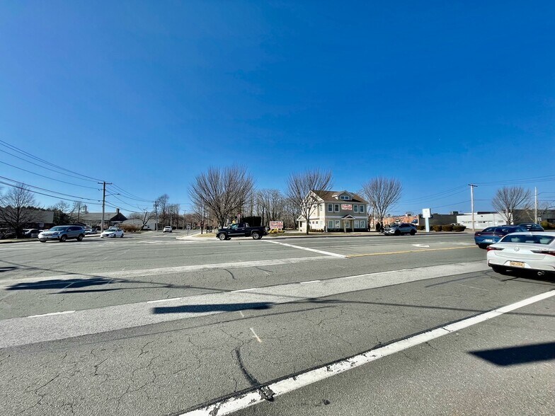 More Photos Of 590 Patchogue Rd, Port Jefferson Station Office For Sale