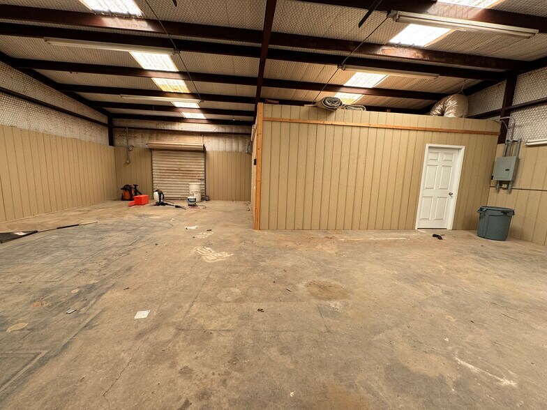 More Photos Of 5504 E County Road 128, Midland Light Manufacturing For Lease