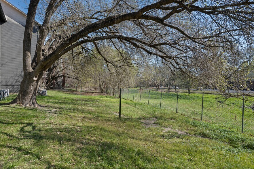 More Photos Of 1007 E Rundberg Ln, Austin Apartments For Sale