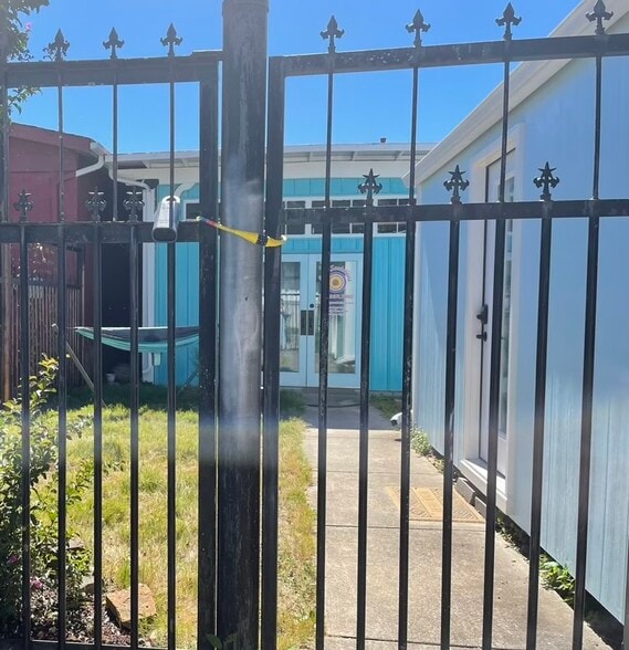 More Photos Of 115 Gordon St, Chickamauga Storefront For Sale