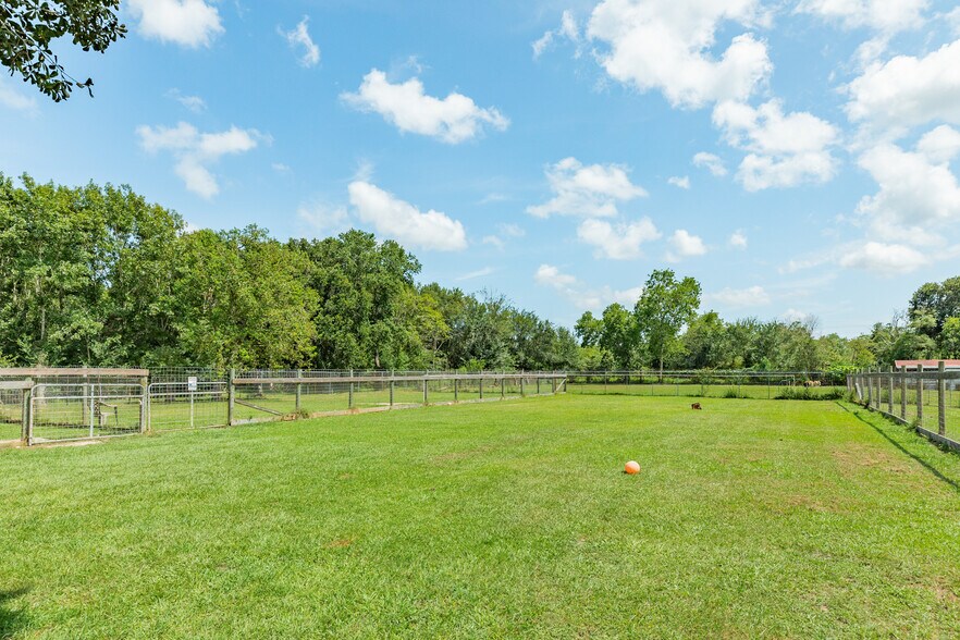 More Photos Of 2230 Nancy St, Alvin Specialty For Sale