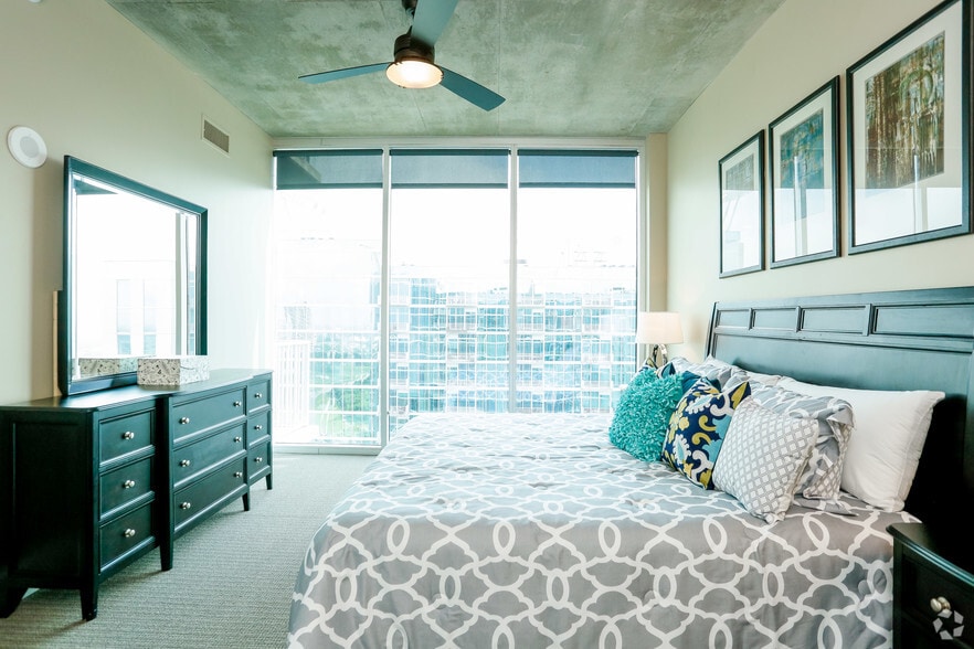 More Photos Of 5927 Almeda Rd, Houston Apartments For Lease