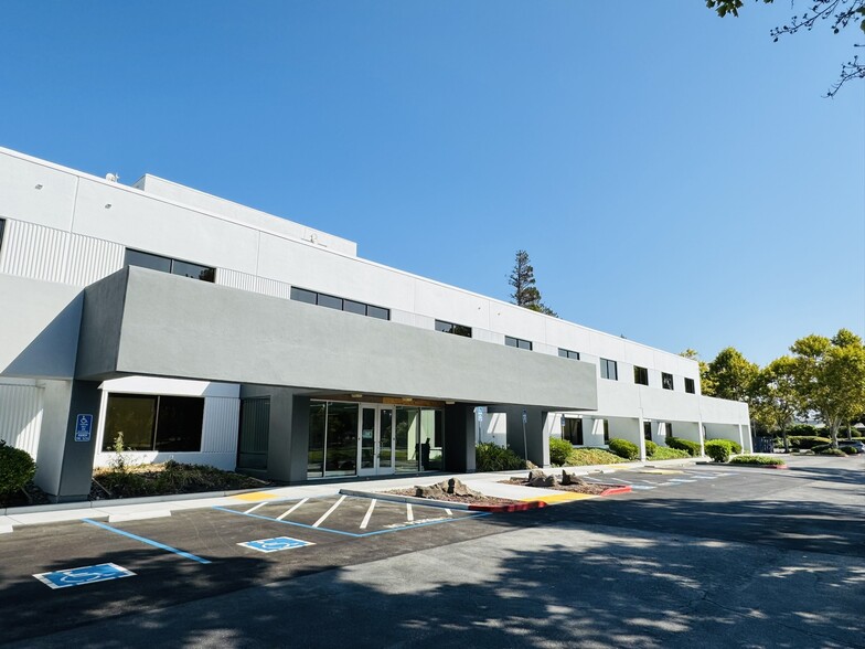 More Photos Of 350 Oakmead Pky, Sunnyvale Research And Development For Lease