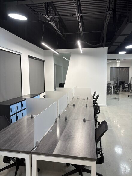 More Photos Of 1545 N Park Dr, Weston Office For Lease