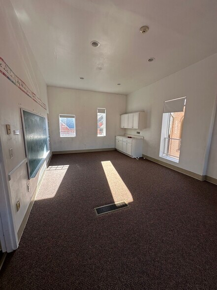 More Photos Of 433 Franklin St, Buffalo Schools For Lease