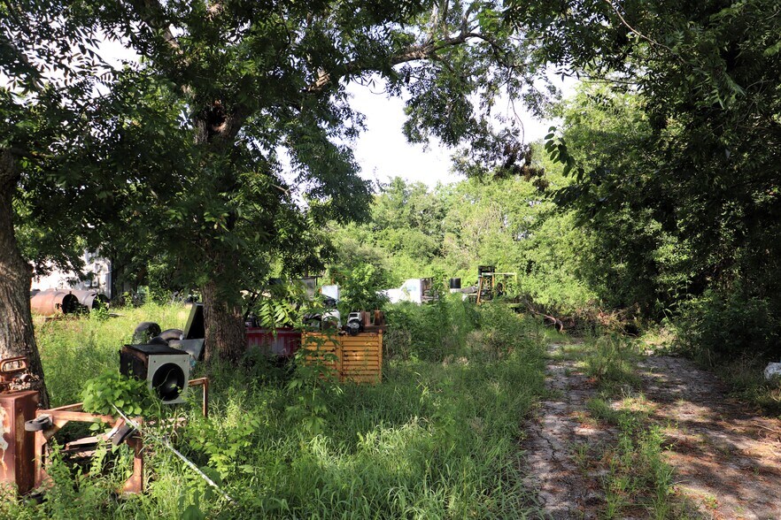 More Photos Of 427 Proctor Rd, Baytown Industrial For Sale