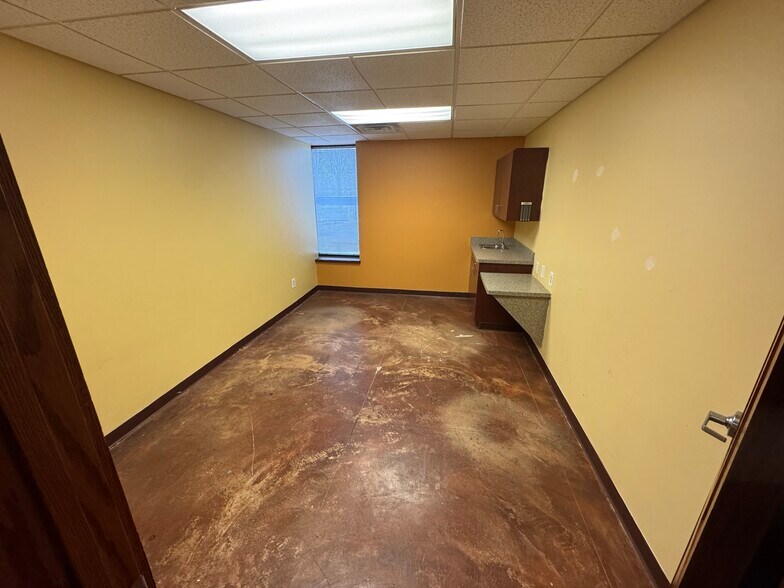 More Photos Of 1134 W North Ave, Milwaukee Medical For Sale