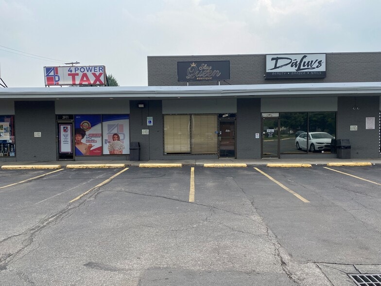 More Photos Of 3951-3975 E Livingston Ave, Columbus Storefront For Lease