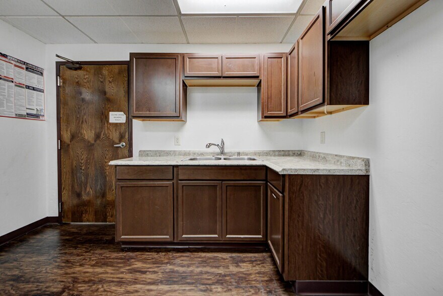 More Photos Of 3727 NW 63rd St, Oklahoma City Medical For Lease