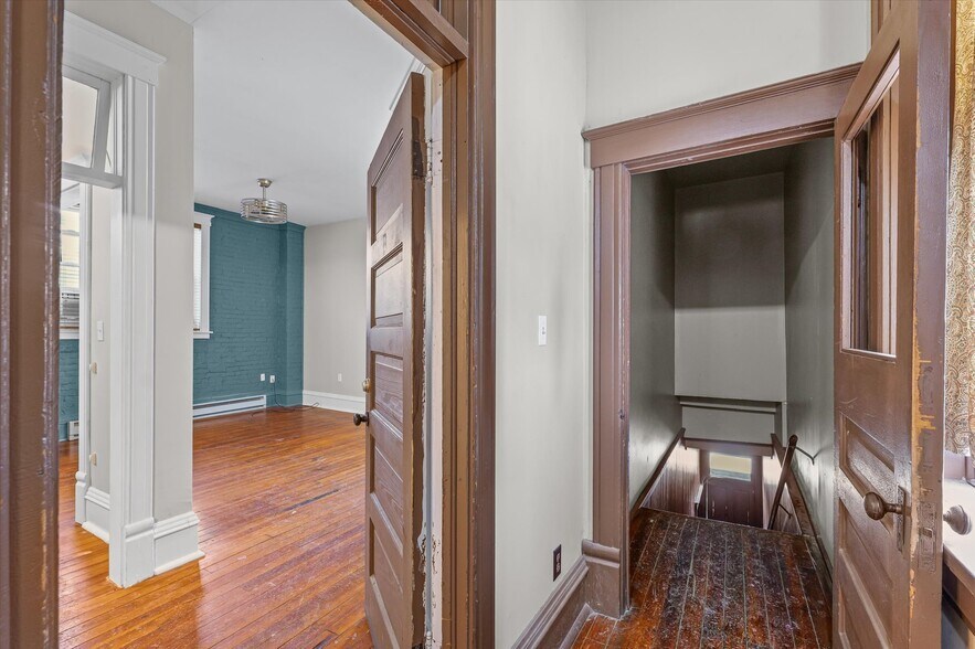 More Photos Of 125 S Market St, Paxton Specialty For Sale