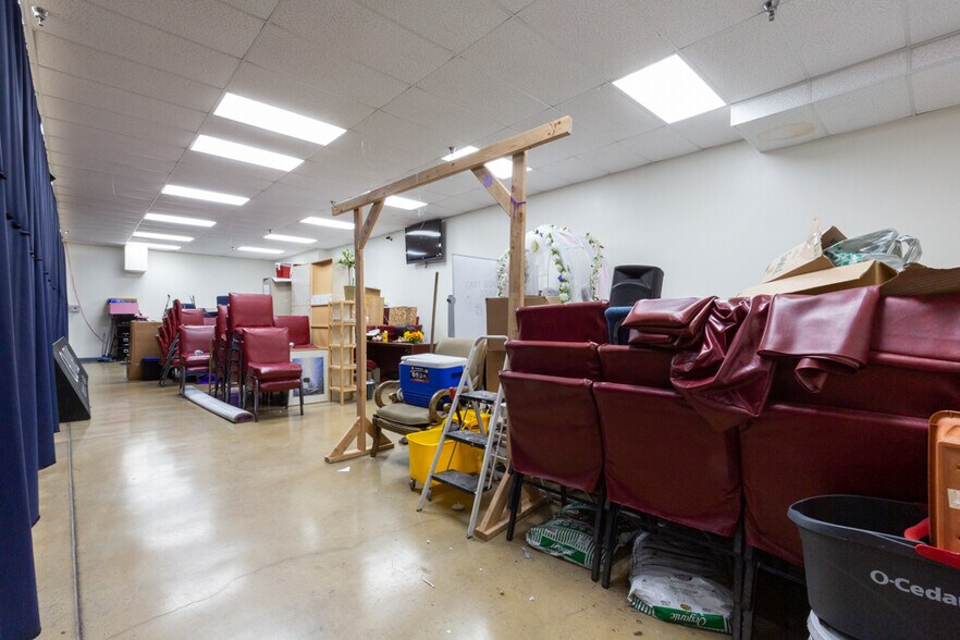 More Photos Of 505 S Main St, Santa Ana Storefront For Sale