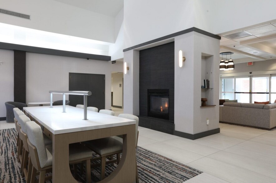 More Photos Of 6085 Enterprise Pky, Solon Hotel For Sale