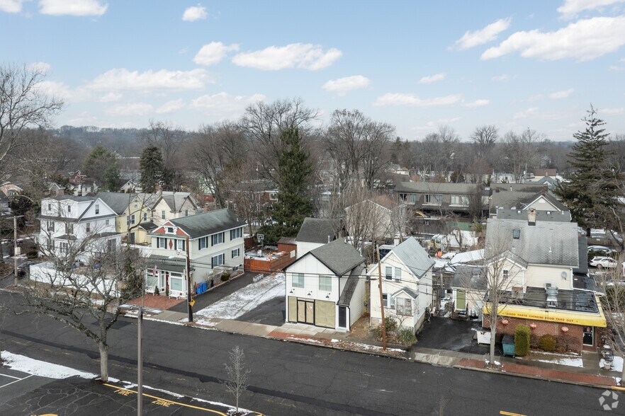 More Photos Of 11 Chestnut St, Tenafly Storefront Retail Office For Lease