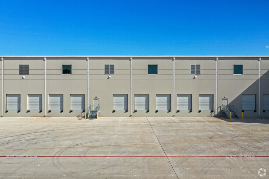 More Photos Of 500 Morris Oliver Way, Katy Unknown For Lease