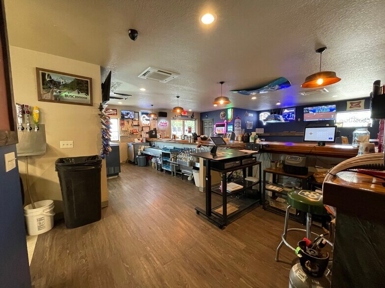 More Photos Of 208 W Arnold Ave, Arnold Restaurant For Sale