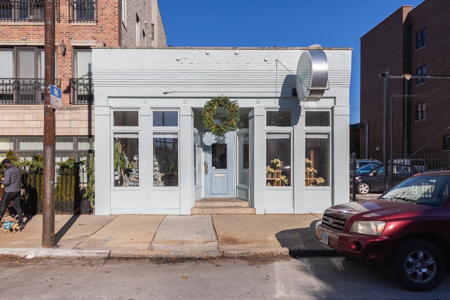 More Photos Of 1328-1332 W Grand Ave, Chicago Freestanding For Lease
