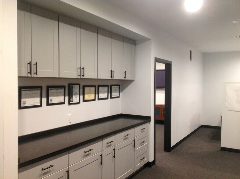 More Photos Of 4120 E Madison St, Phoenix Warehouse For Lease