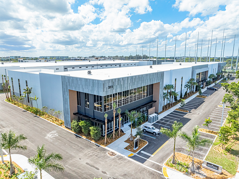 More Photos Of 311 Racetrack Loop, Pompano Beach Unknown For Lease