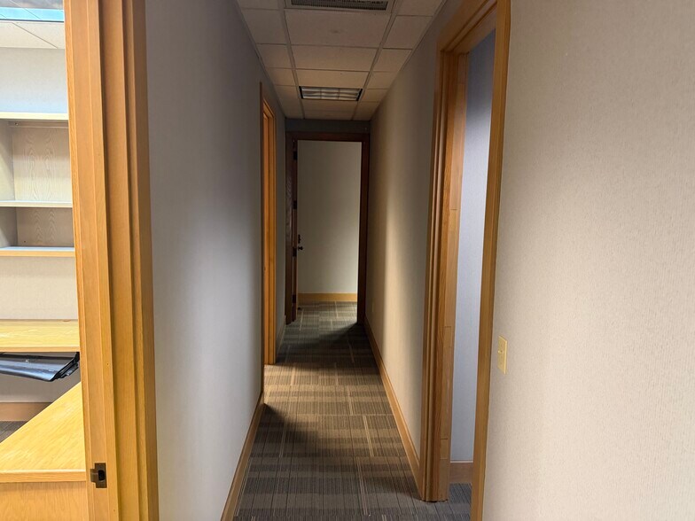 More Photos Of 2700 NW 43rd St, Gainesville Office For Lease