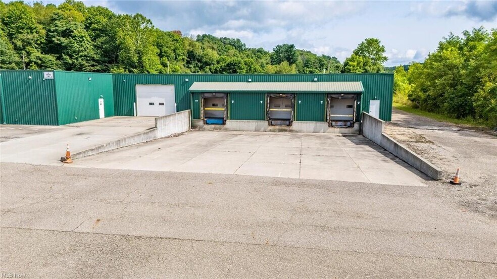 More Photos Of 2411 E Wheeling Ave, Cambridge Warehouse For Lease