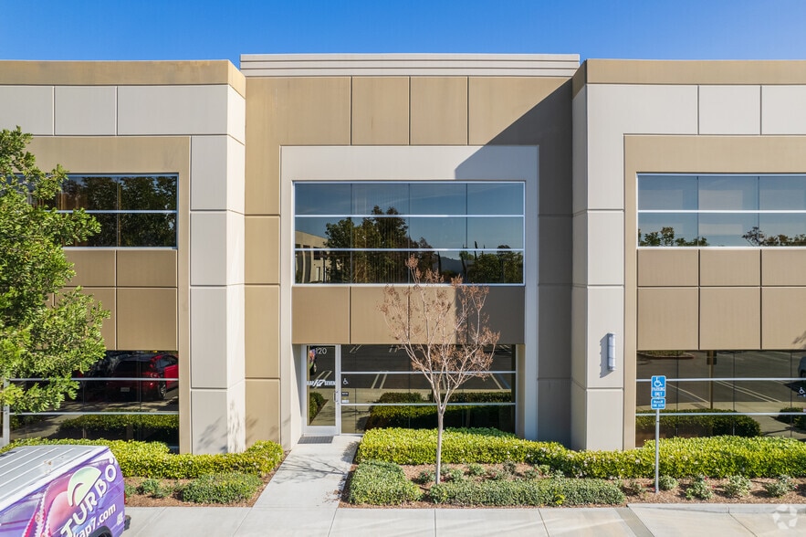 More Photos Of 16 Goodyear, Irvine Light Manufacturing For Lease