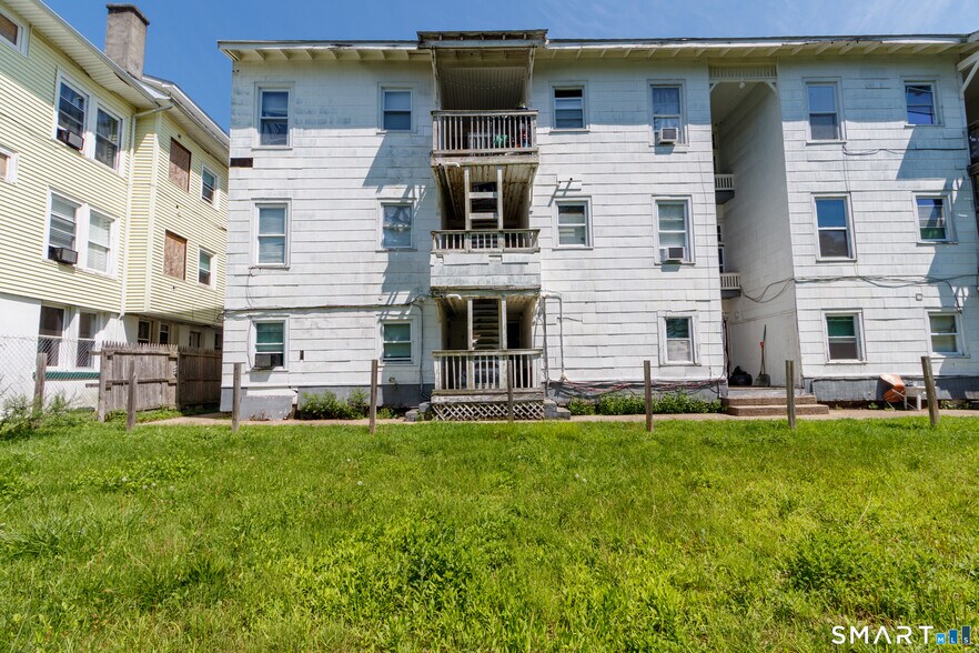 More Photos Of 80-82 Maple Ave, New London Apartments For Sale