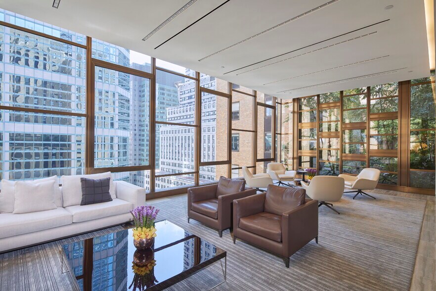 More Photos Of 420 Lexington Ave, New York Coworking Space