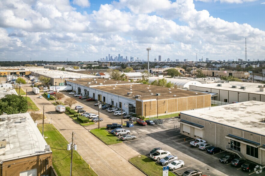 More Photos Of 7215-7225 Wynnwood Ln, Houston Distribution For Lease