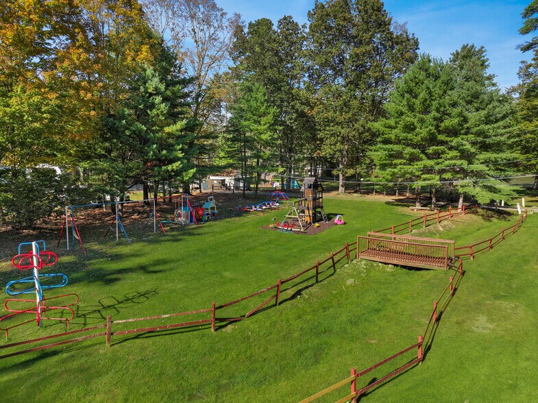 More Photos Of 425 Woodland Rd, Accord Trailer Camper Park For Sale