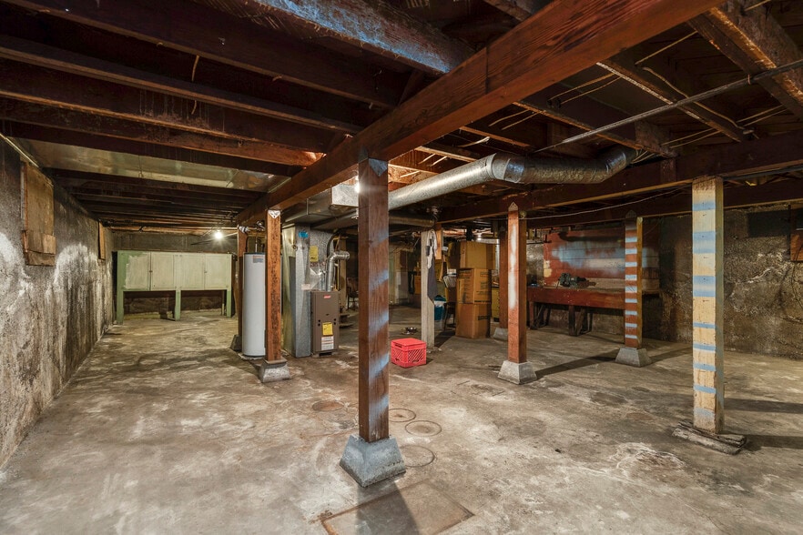 More Photos Of 1742 NE 43rd Ave, Portland Office Residential For Sale