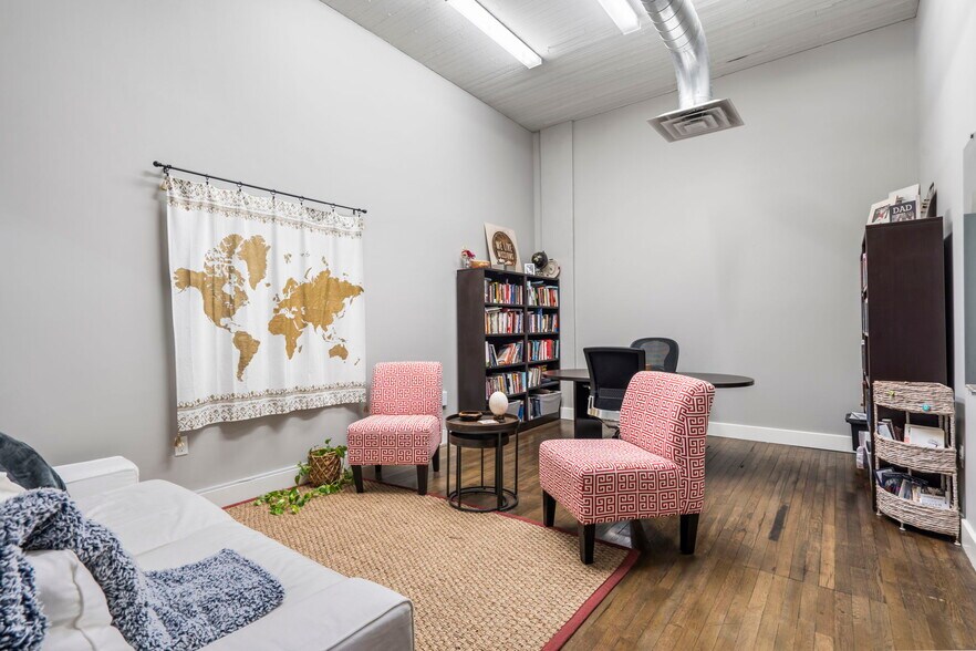 More Photos Of 429-431 N Boonville Ave, Springfield General Retail For Lease