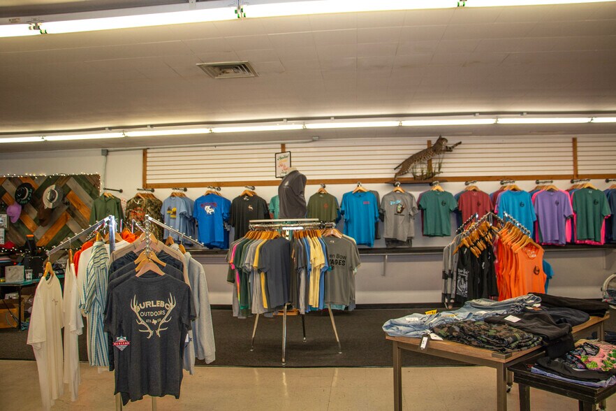 More Photos Of 110 N Broadway St, Broken Bow General Retail For Sale