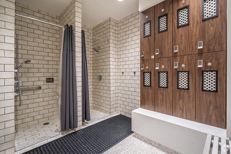 More Photos Of 10603 W Sam Houston Pky N, Houston Unknown For Lease