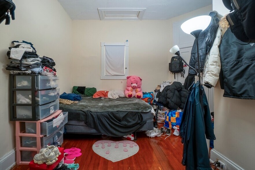 More Photos Of , Baltimore General Retail For Sale