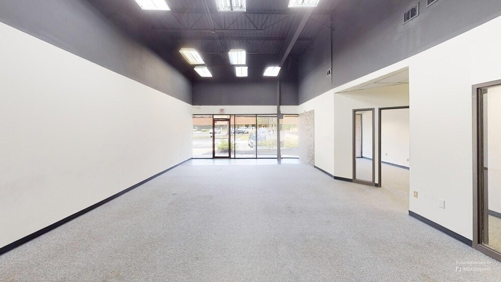 More Photos Of 3201 Atlanta Industrial Pky NW, Atlanta Light Distribution For Lease