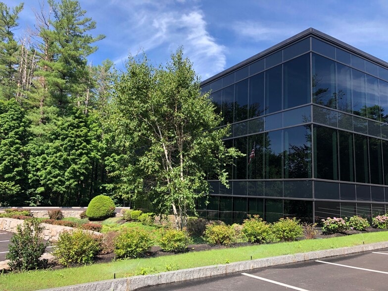 More Photos Of 4 Northeastern Blvd, Salem Office For Lease