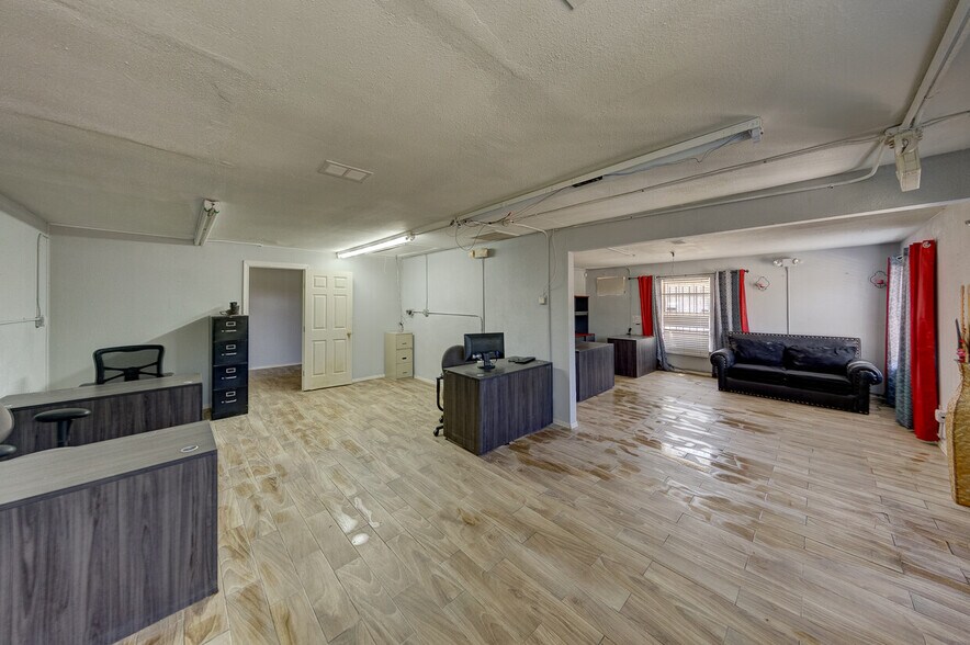 More Photos Of 8002-8004 Homestead, Houston Freestanding For Sale