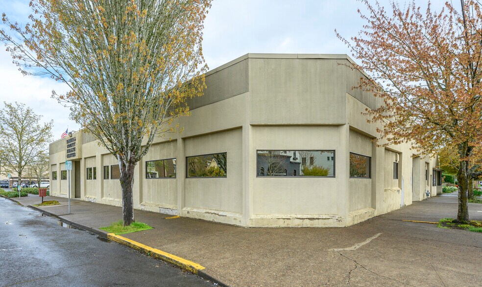 More Photos Of 424 NE Ford St, Mcminnville Office For Sale
