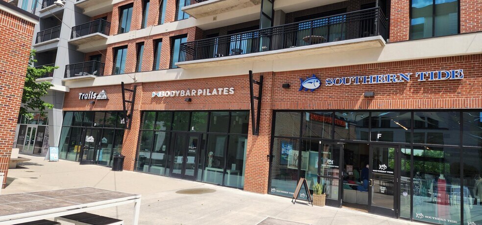 More Photos Of 320 Falls St, Greenville Office For Lease