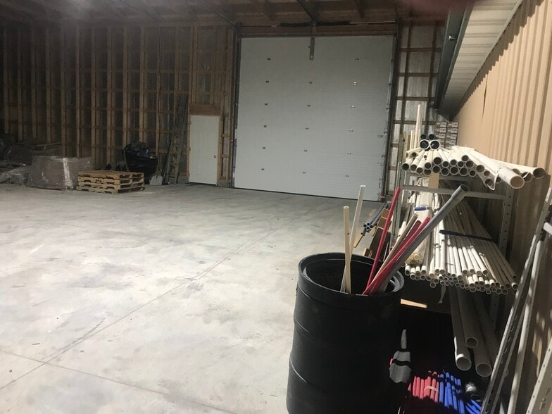 More Photos Of 25817 State Hwy 64, Pittsburg Supermarket For Sale