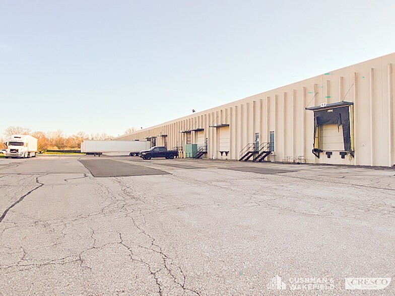 More Photos Of 6800-6898 Engle Rd, Middleburg Heights Manufacturing For Lease