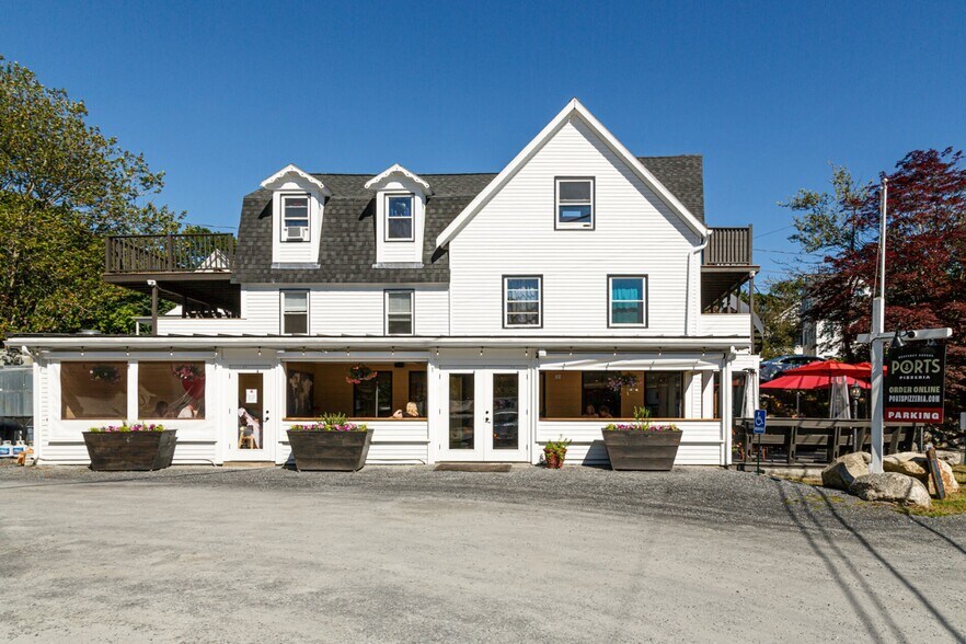 More Photos Of 28 Union St, Boothbay Harbor Restaurant For Sale