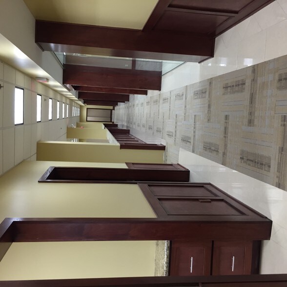 More Photos Of 7604 Kempwood Dr, Houston Light Distribution For Lease