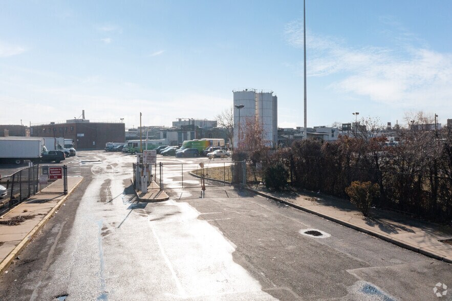 More Photos Of 15602 Liberty Ave, Jamaica Land For Lease