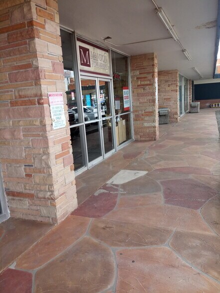 More Photos Of 1733-1737 E McDowell Rd, Phoenix General Retail For Lease