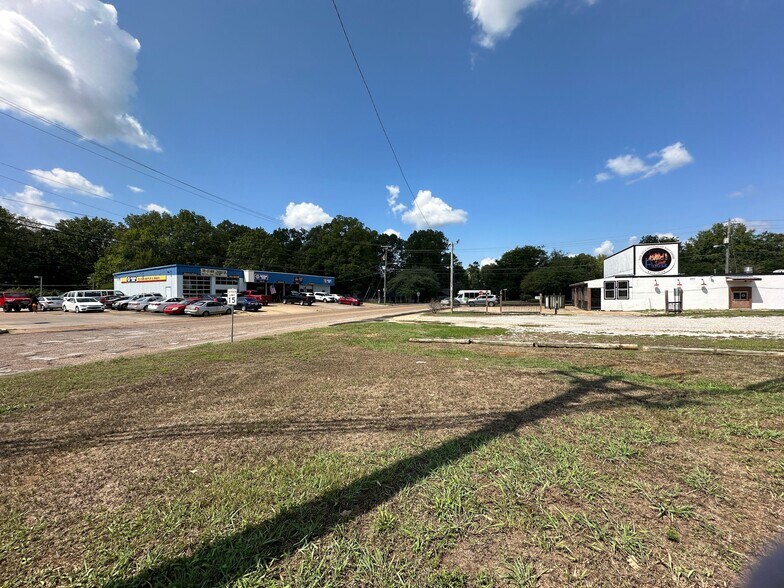 More Photos Of 106 Avenue of Patriots St, Starkville Restaurant For Sale