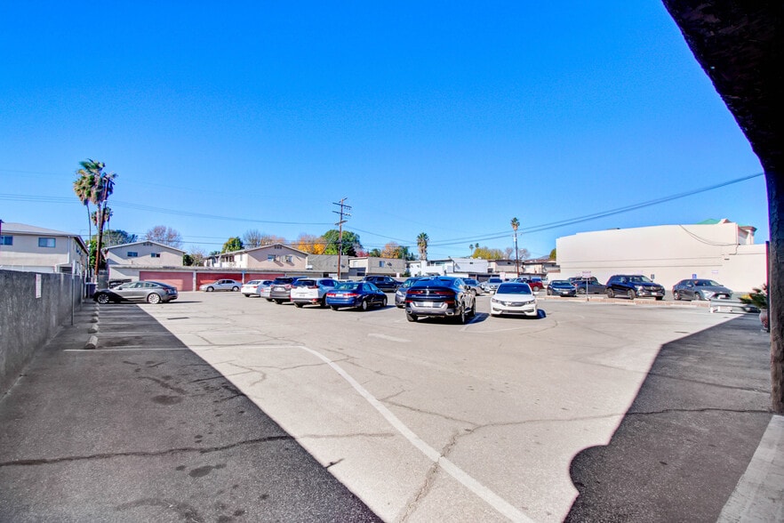 More Photos Of 8345 Reseda Blvd, Northridge Medical For Lease