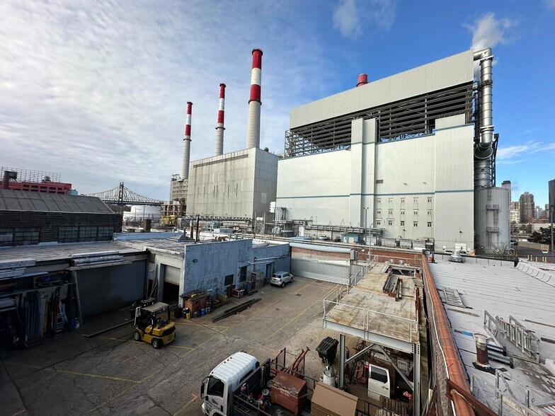 More Photos Of 3711 Vernon Blvd, Long Island City Warehouse For Sale