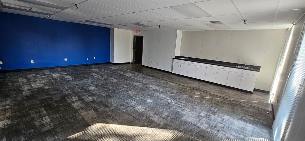 More Photos Of 2655-2711 S Dixie Hwy, Kettering Unknown For Lease